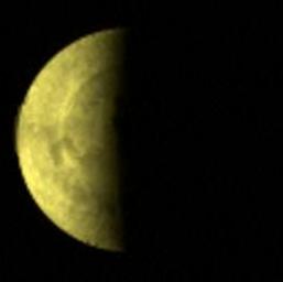 Erstes Bild der Venus, aufgenommen mit der am Max-Planck-Institut für Sonnensystemforschung entwickelten Kamera an Bord der ESA-Raumsonde Venus Express. Aus etwa 200.000 km Entfernung sieht man erstmals die Wolkenstrukturen nahe dem Südpol unseres Nachbarplaneten.

Bild: ESA/Max-Planck-Institut für Sonnensystemforschung
